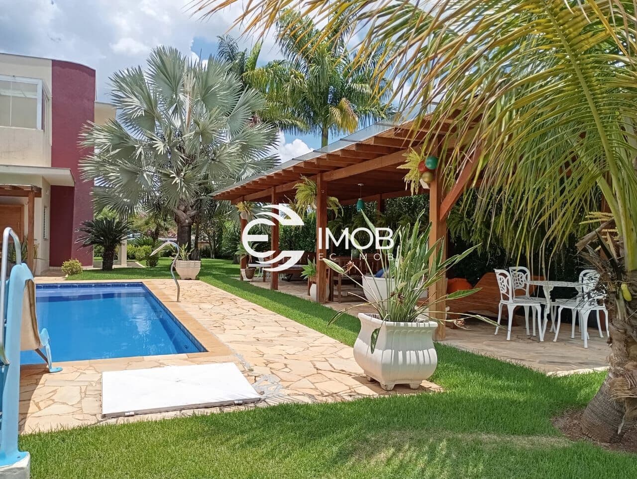 Casa a venda em Condomínio Horizonte Azul II - 3 dorms - Valor R$ 1.900.000,00
