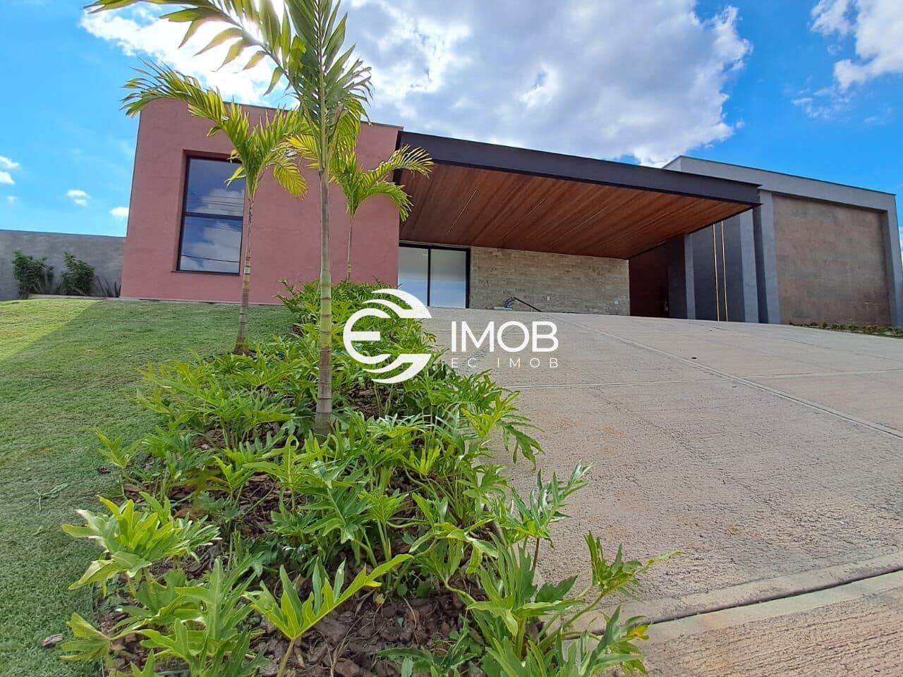Casa Alto Padrão com 3 suítes em Condomínio Quinta do Pinhal - SP - R$ 4.000.000,00