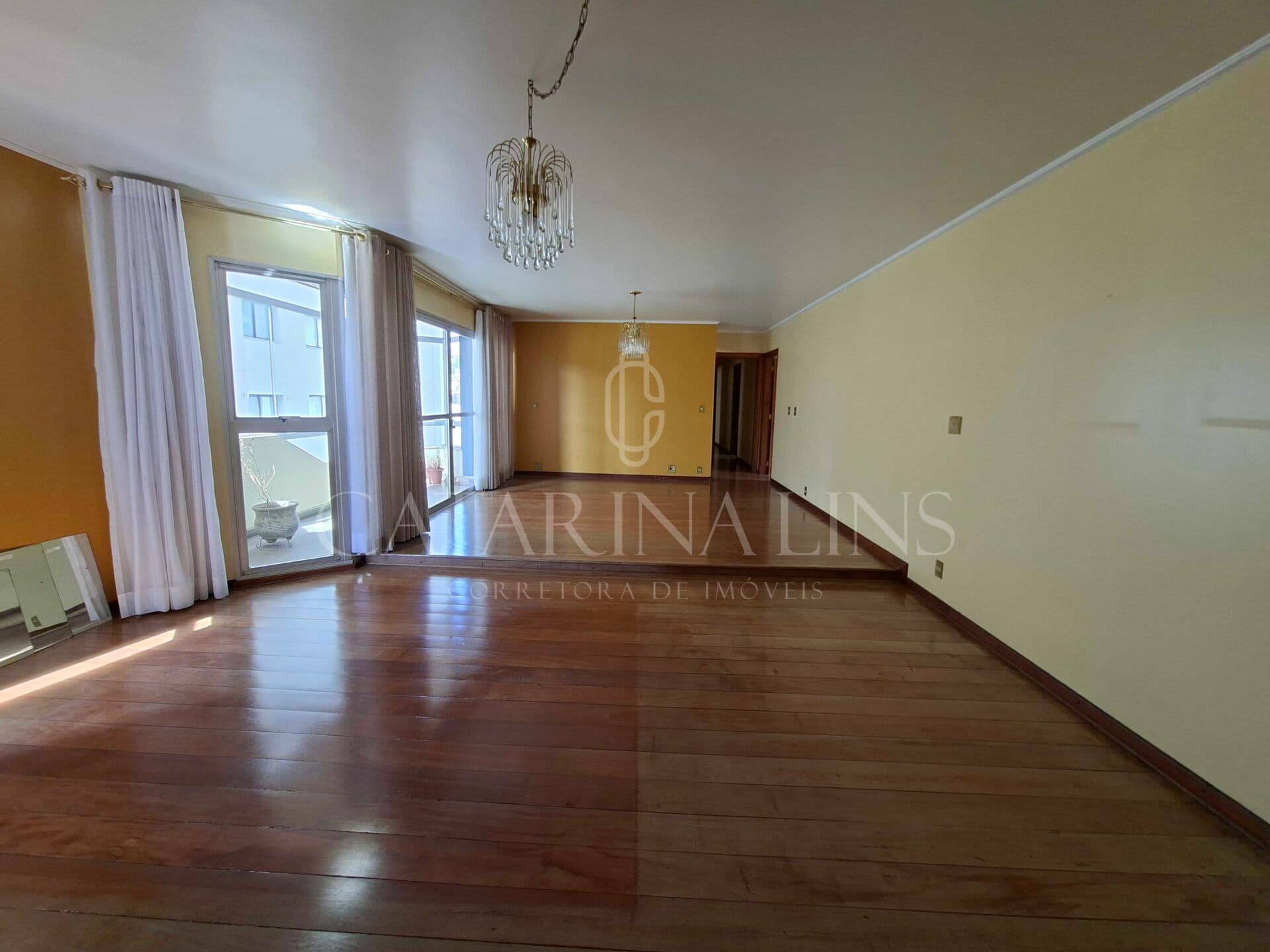 Apartamento amplo, completo e raro em um dos prédios mais desejados de Poços de Caldas