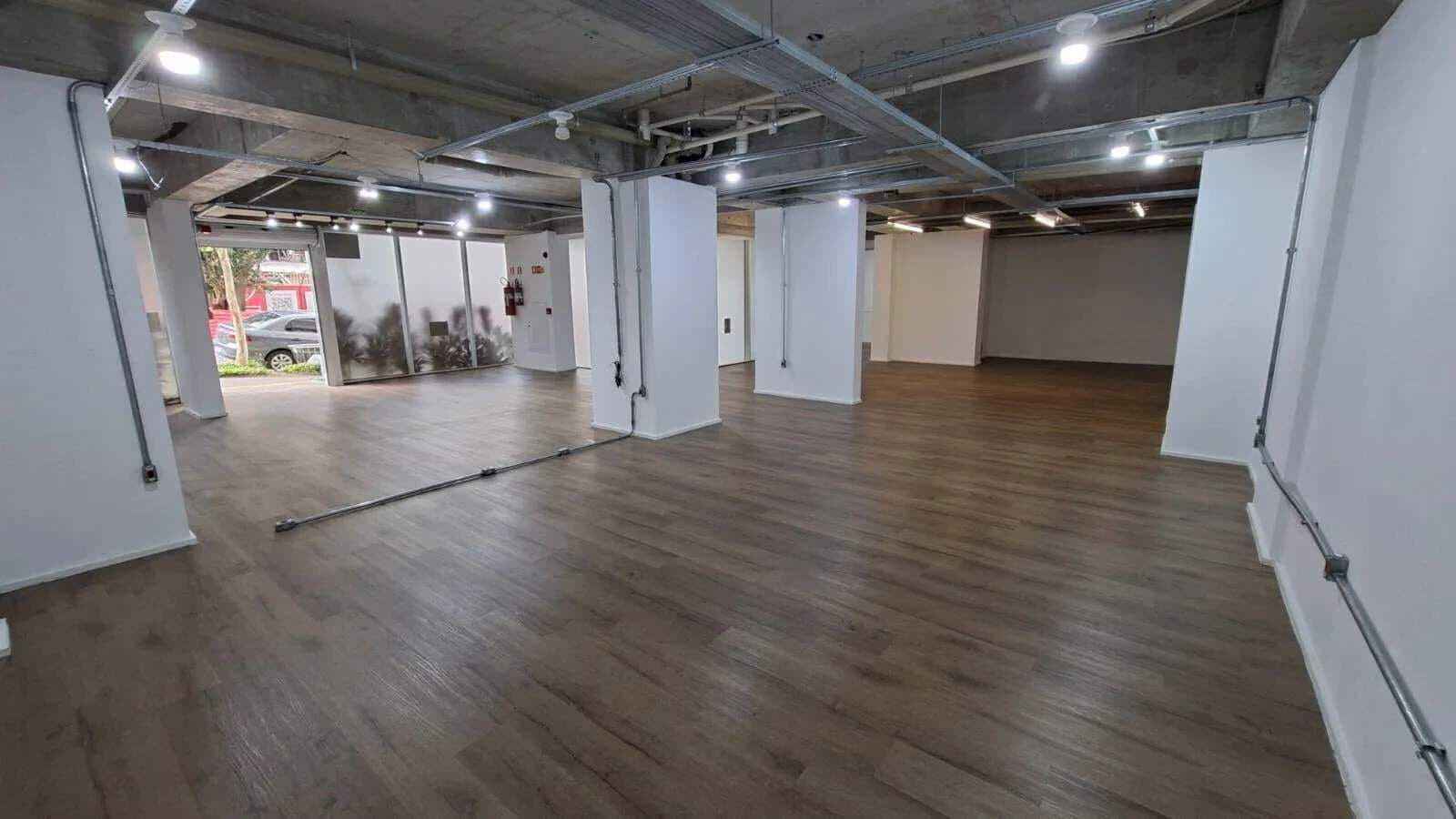 Loja Comercial em Pinheiros com 195m²