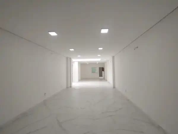 Loja para locação, 2 banheiros, REFORMADO na Vila Romana, com 80m²