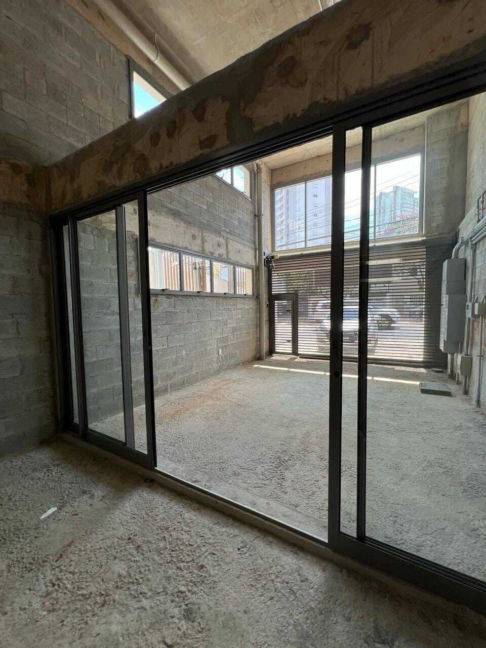 Casa Comercial em Alto de Pinheiros com 169m²