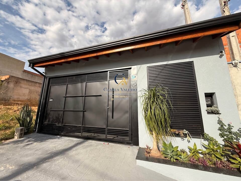 VENDE-SE CASA NO JARDIM DOS SABIAS NA CIDADE DE INDAIATUBA COM 3 DORMITORIOS SENDO 1 SUITE TODA PLANEJADA- ACEITA FINANCIAMENTO