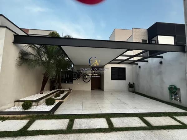 VENDE-SE CASA NO RESIDENCIAL MONTREAL NA CIDADE DE INDAIATUBA - CASA COM 3 DORMITORIOS SENDO 1 SUITE RICA EM PLANEJADOS
