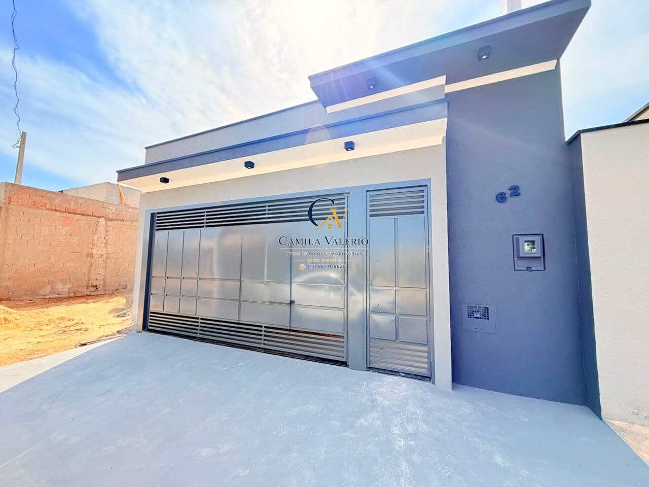 BELISSIMA CASA A VENDA NA CIDADE DE INDAIATUBA NO JARDIM BOM SUCESSO COM 3 DORMITORIOS SENDO 1 SUITE E COM PISCINA - ACEITA FINANCIAMENTO