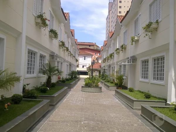 Casa em Condomínio - Santana
