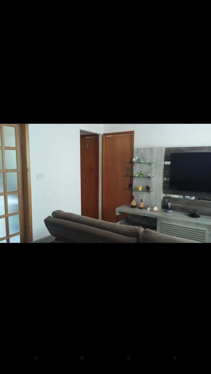 Apartamento 2 dormitórios com garagem no Jd Antártica