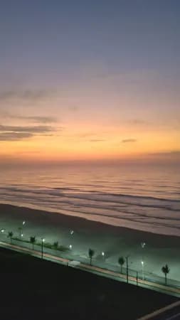 AMPLO APARTAMENTO NOVO - ORLA DA PRAIA - MOGANGUA