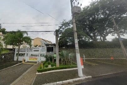 SOBRADO - CONDOMINIO FECHADO- HORTO FLORESTAL / PEDRA BRANCA