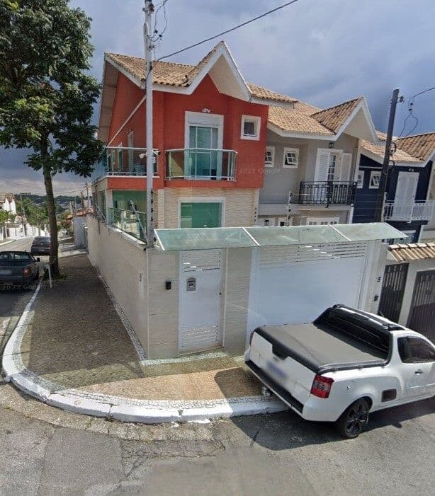 SOBRADO - VILA MAREITA /HORTO - VENDA