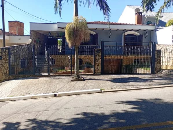 CASA ASSOBRADADA - ALTO PADRÃO - JARDIM VIRGINIA BIANCA - VENDA