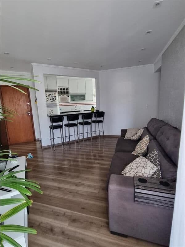 Apartamento 2 dormitórios com 2 vagas de garagem na Vila Roque