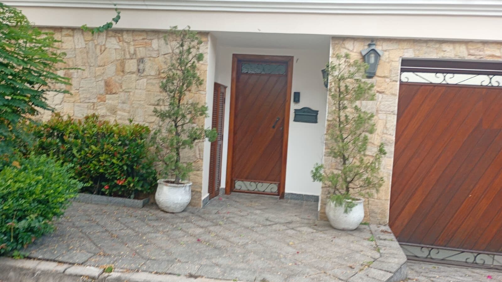 SOBRADO ALTO PADRÃO - CONDOMINIO FECHADO - BARRO BRANCO - VENDA