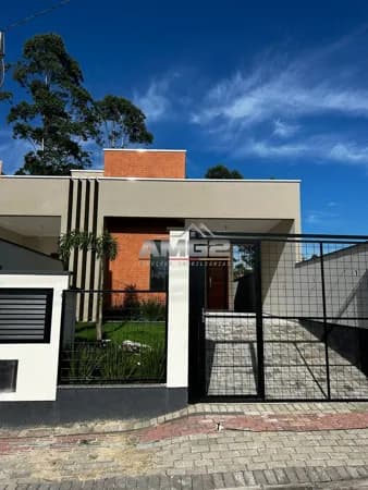 Casa com 3 dormiórios sendo 1 suíte em Guabiruba