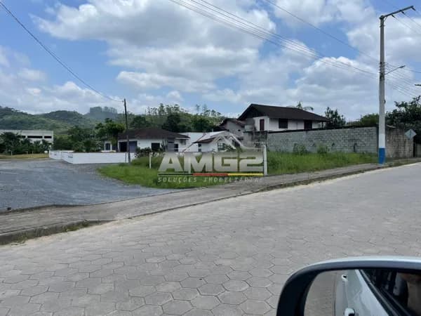 Terreno com 300m² em Guabiruba, próximo ao acesso para Brusque