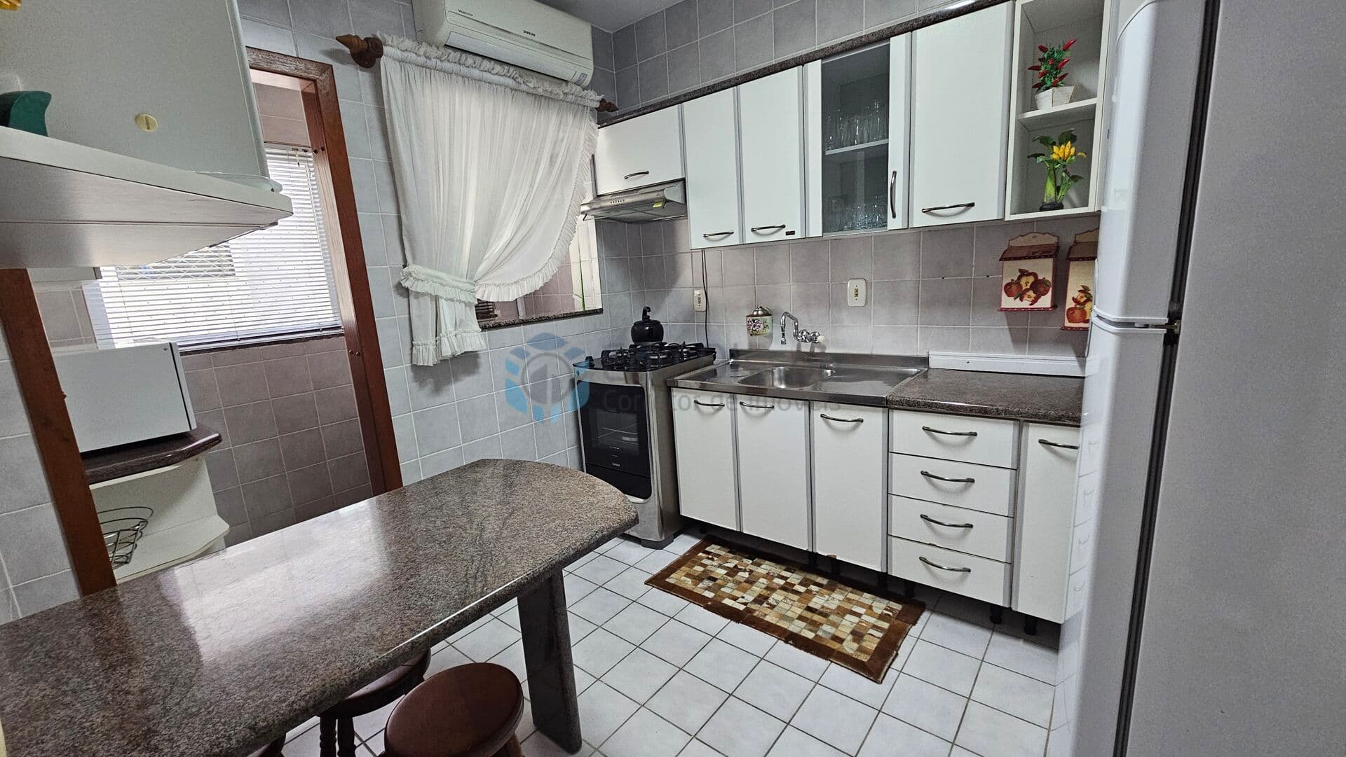 Apartamento LOCAÇÃO ANUAL, Centro, Balneário Camboriú/SC