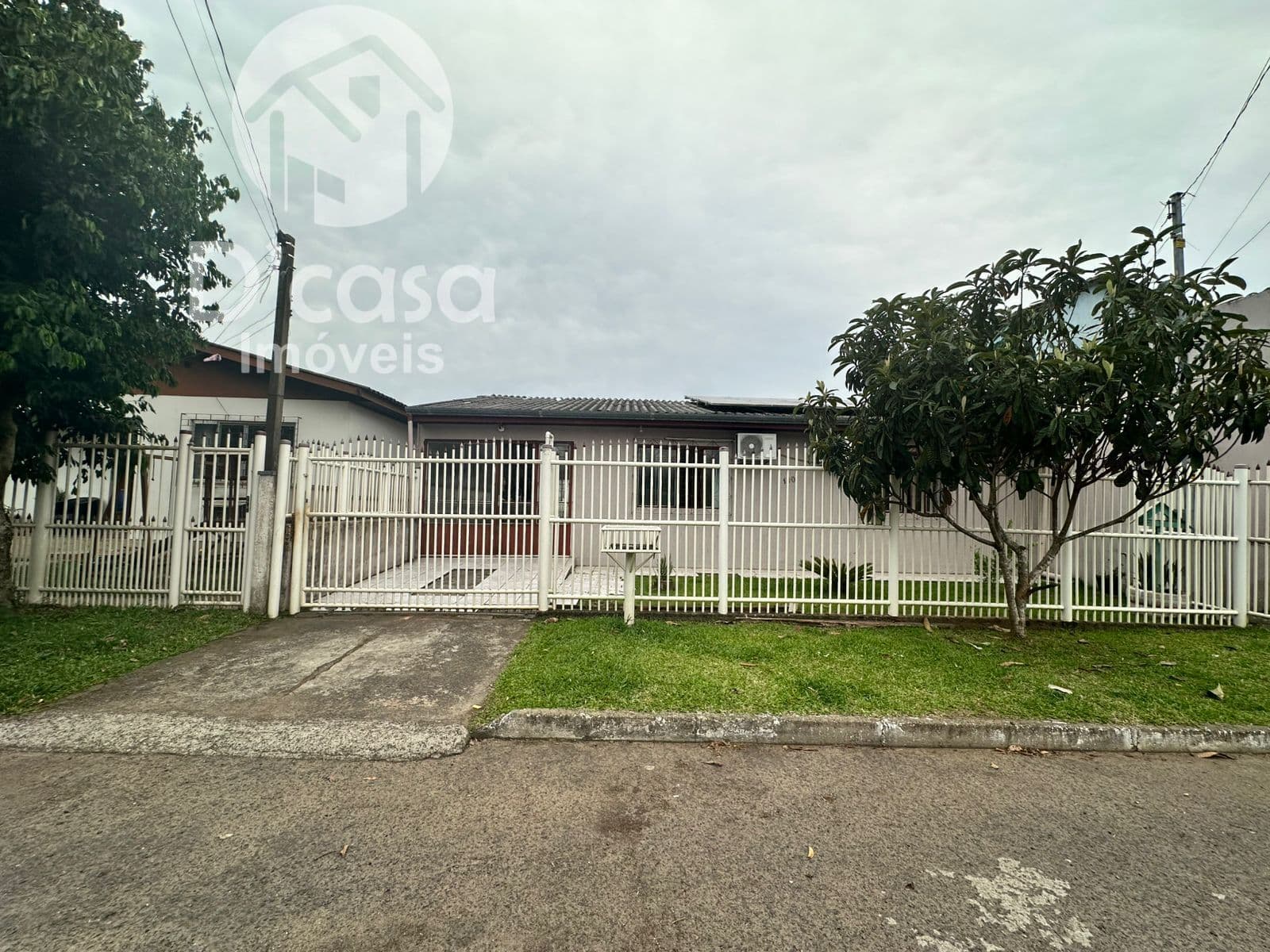 Excelente casa com 3 dormitórios, à venda no bairro Águas Mortas - Gravataí/RS