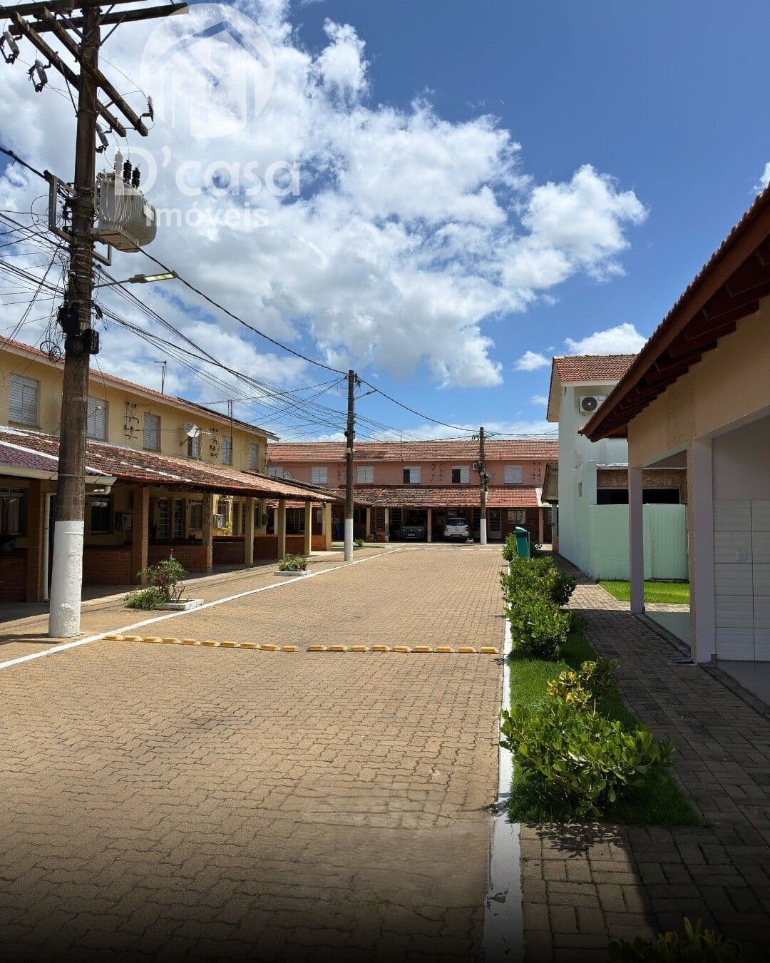 Sobrado em condomínio, à venda no bairro Rio Branco - Canoas/RS