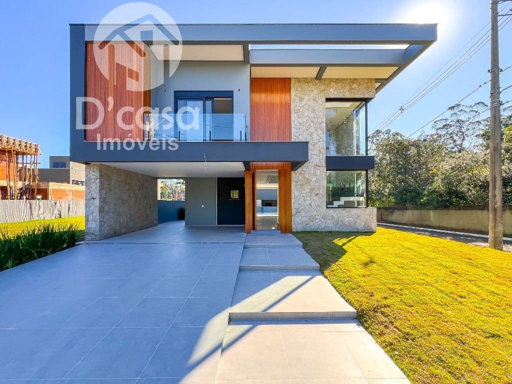 Excelente sobrado com 3 dormitórios à venda, 242 m² por R$ 2.390.000 - Distrito Industrial - Cachoeirinha/RS