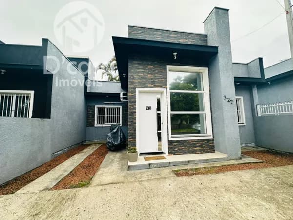Casa em Cachoeirinha - COHAB