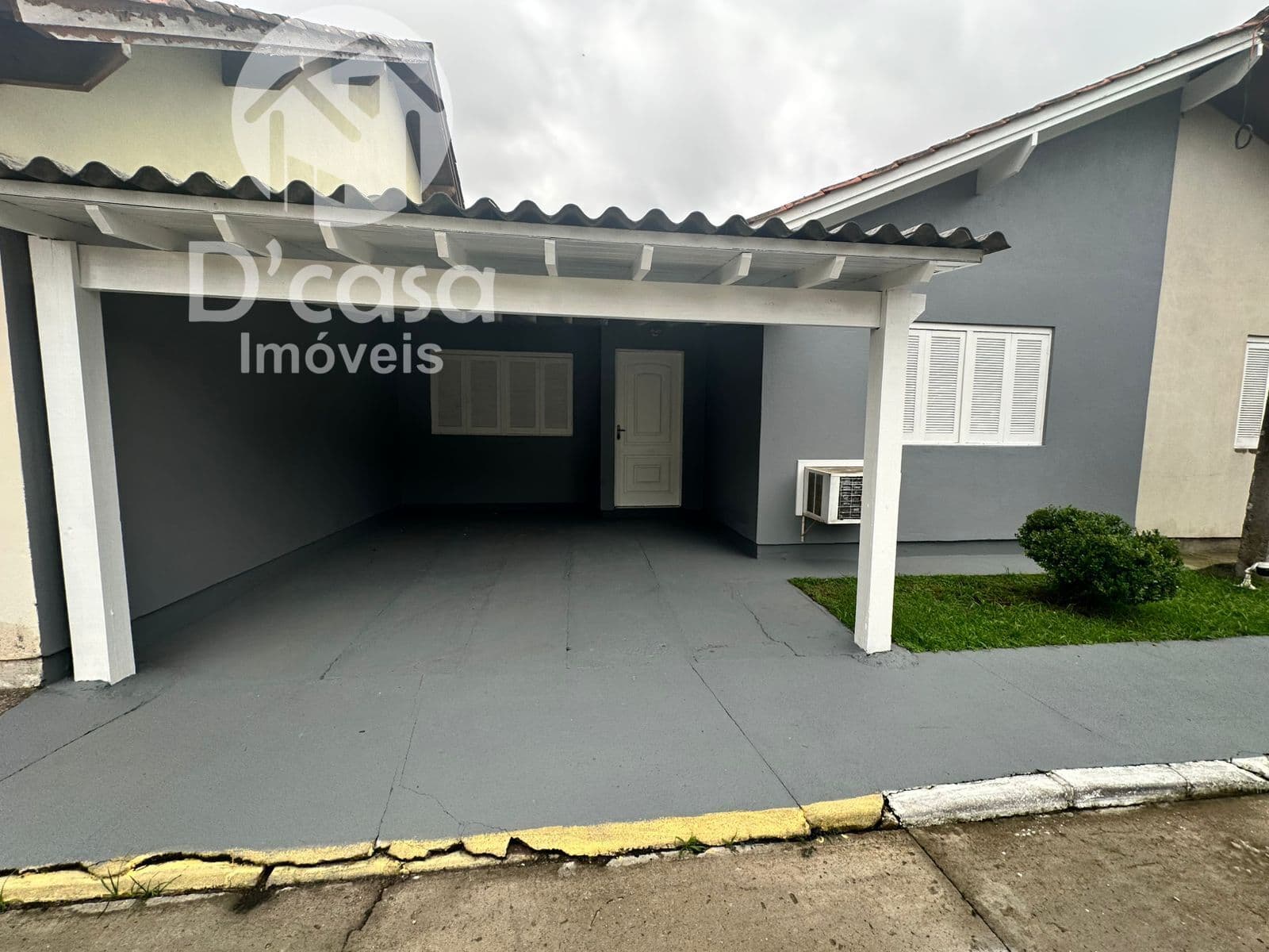 Linda casa em condomínio, à venda no bairro Novo Mundo - Gravataí/RS
