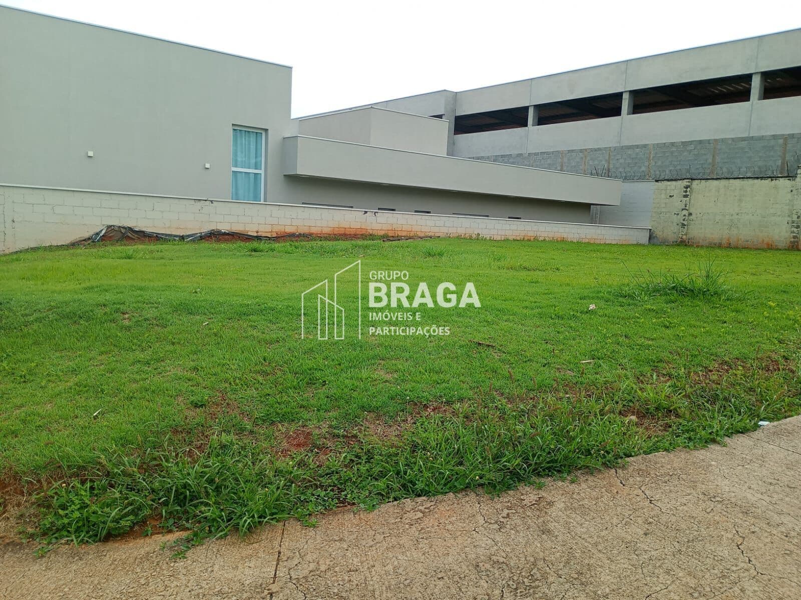 Terreno em Condomínio Villagio ll, Praia dos Namorados, Americana/SP