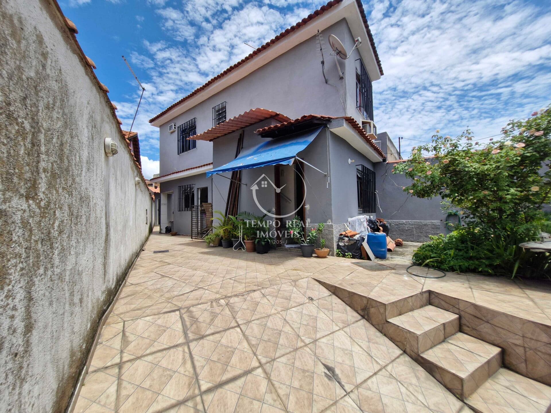 Excelente Casa duplex localizada no bairro Moquetá em Nova Iguaçu!