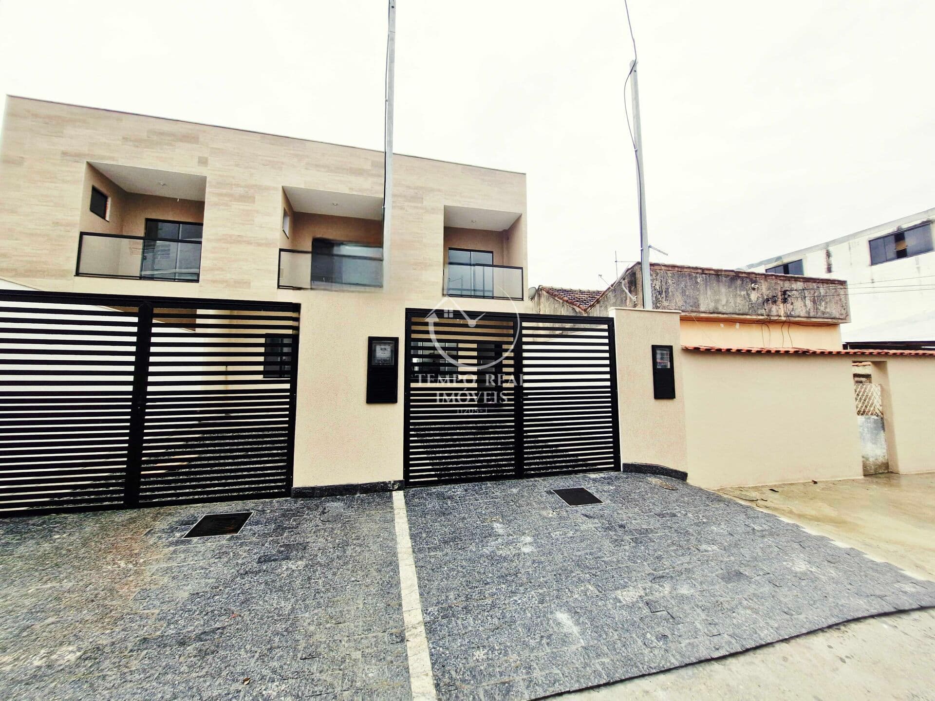 Lindíssima casa duplex no bairro do centro em nova iguaçu!!