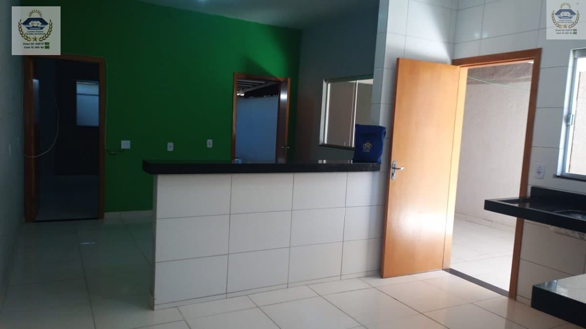 Casa de 3 Qtos cozinha e 3 vagas de garagens coberta, proximo UNIGOYAZES em trindade / Go