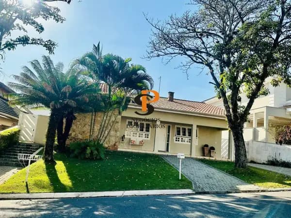 Casa à venda no bairro Centro em Vinhedo/SP