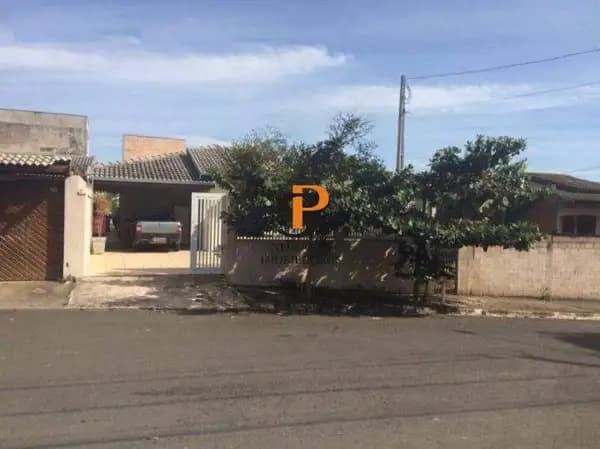 Casa à venda no bairro Pinheirinho em Vinhedo/SP