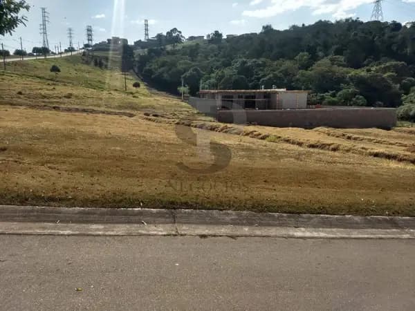 Terreno à venda no bairro Campo De Toscana em Vinhedo/SP