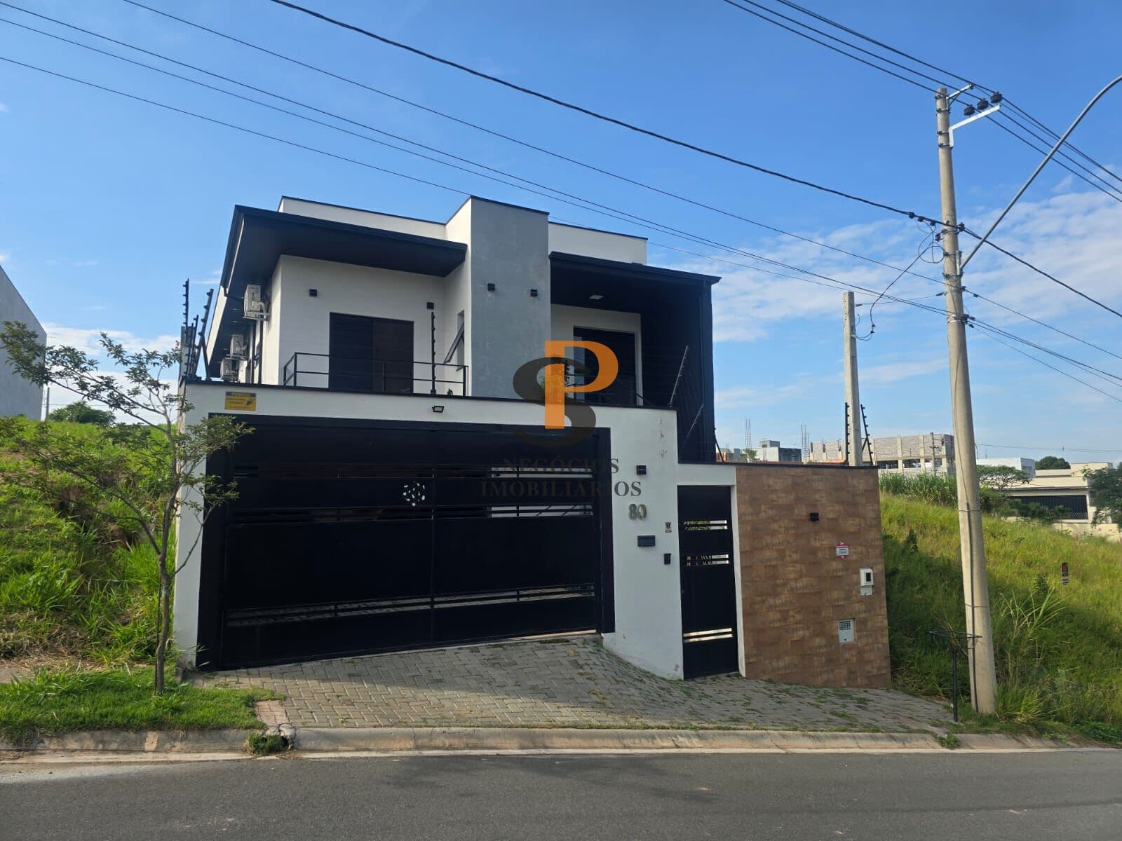 Casa à Venda no bairro São Roque, Vinhedo/SP