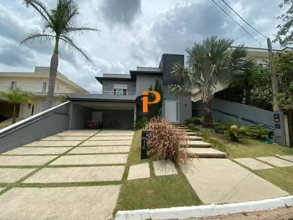 Casa à venda no bairro Centro em Vinhedo/SP