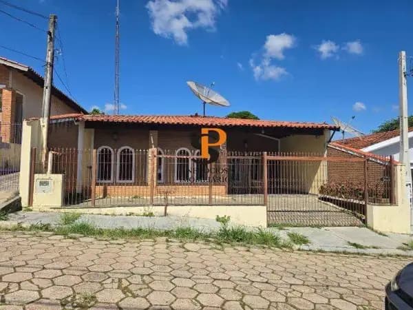 Casa à venda no bairro Centro em Vinhedo/SP