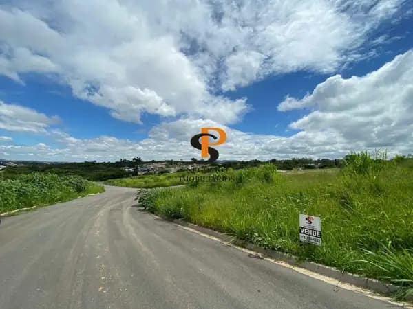 Terreno à venda no bairro Pinheirinho em Vinhedo/SP