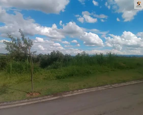 Terreno à Venda no Condomínio Campo de Toscana, Vinhedo SP