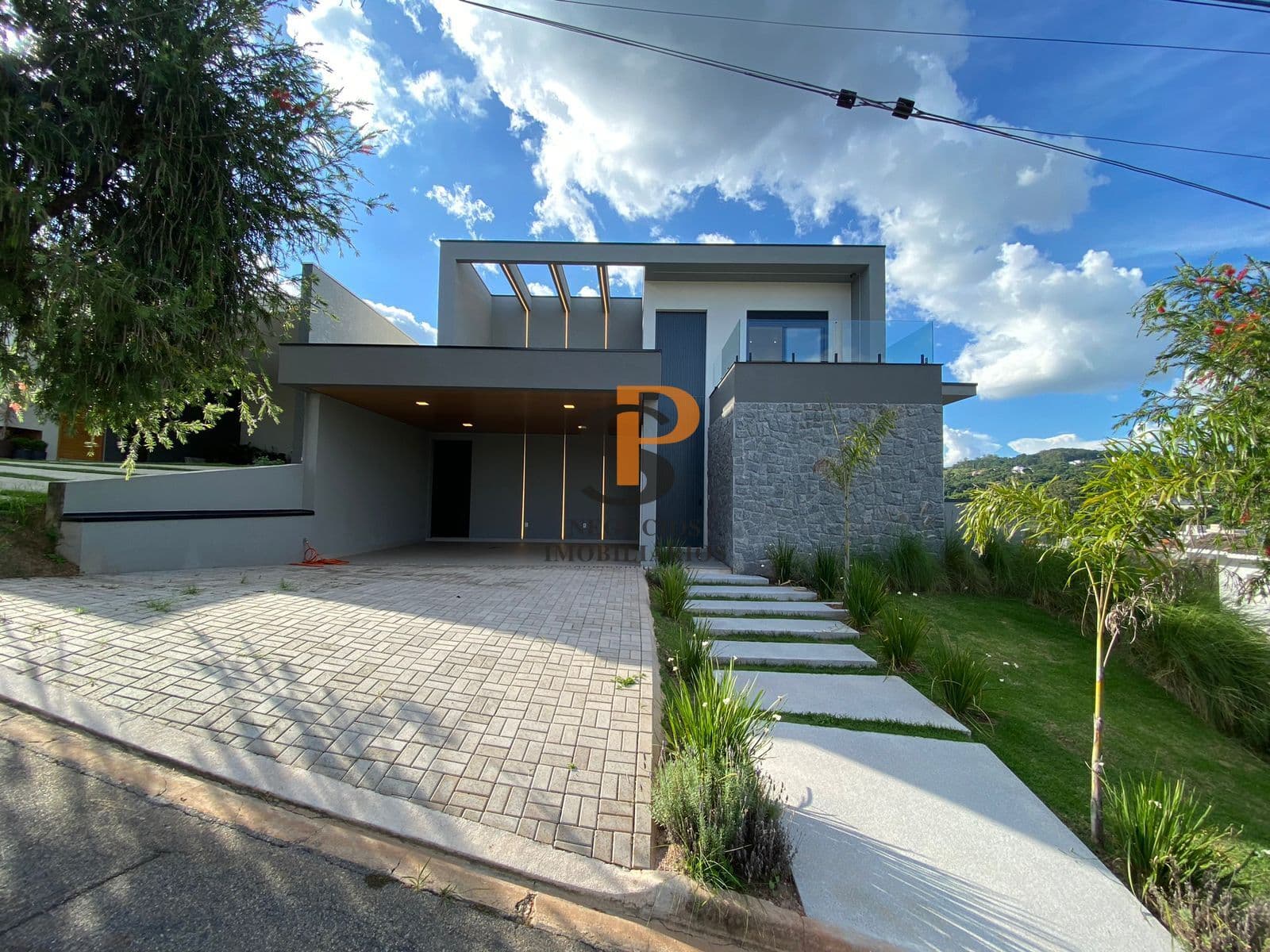 Casa à Venda no Condomínio Recanto Dos Paturis, Vinhedo SP