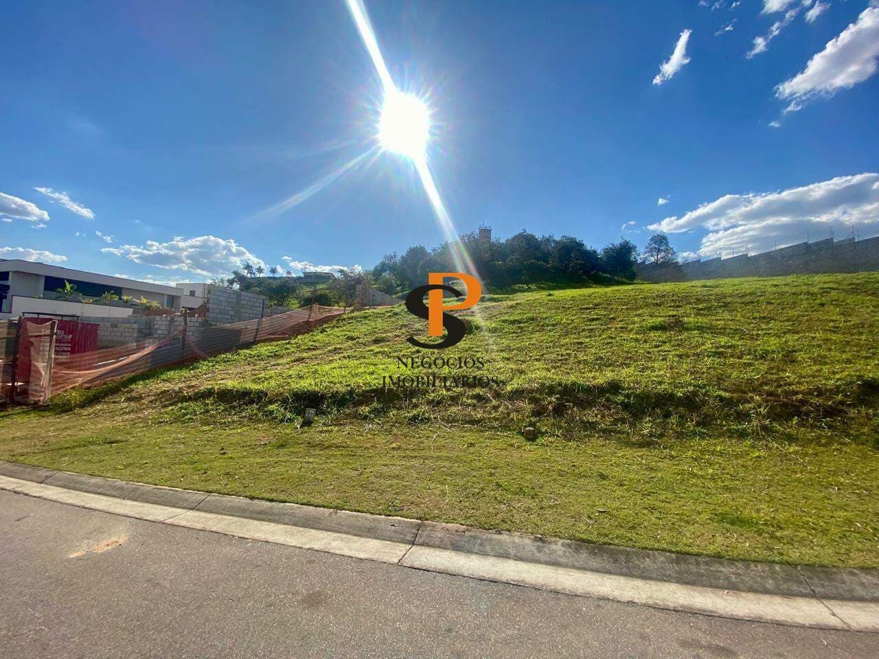 Terreno à Venda no Condomínio Campo de Toscana, Vinhedo SP