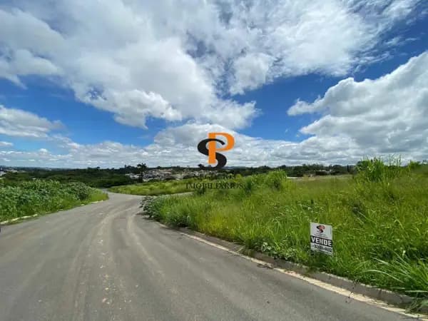 Terreno à venda no bairro Pinheirinho em Vinhedo/SP