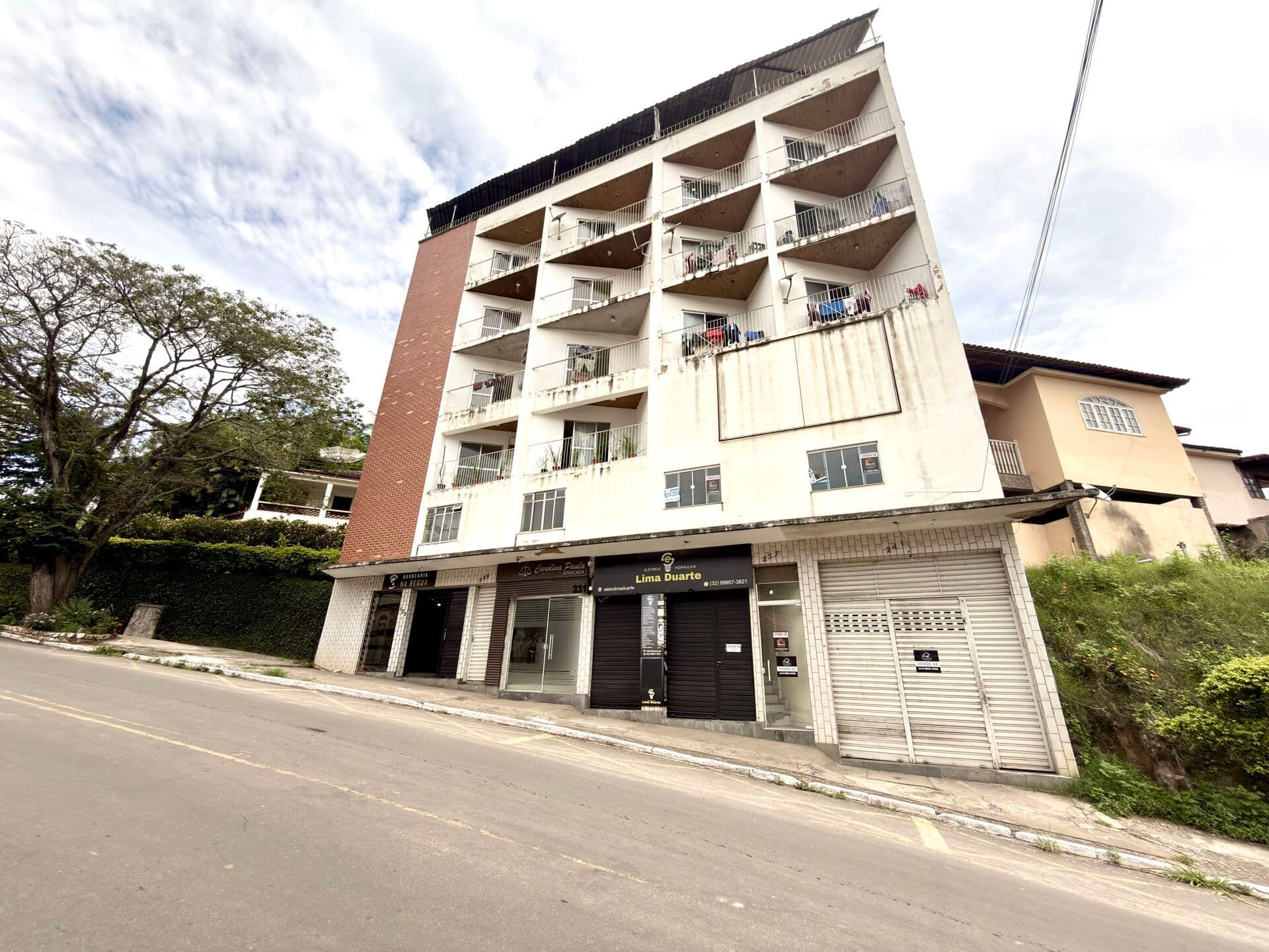 Loja para locação no bairro Centro em Lima Duarte/MG.