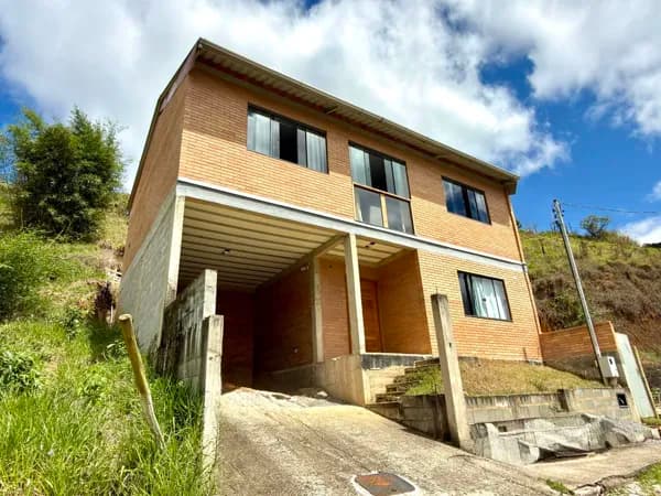 Casa para venda no bairro Pinheiros, Lima Duarte/MG