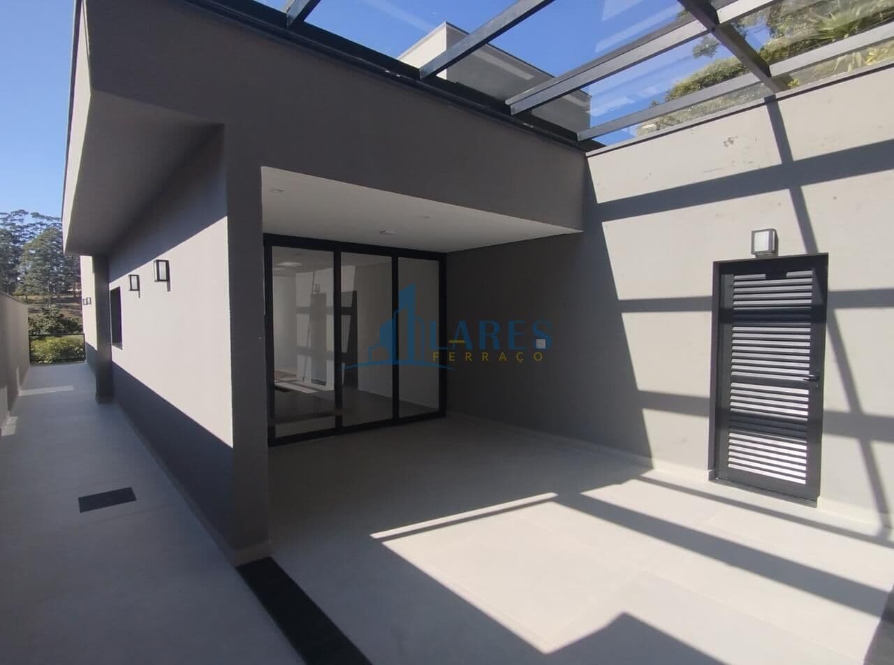 Casa em Condomínio Aldeia da Serra