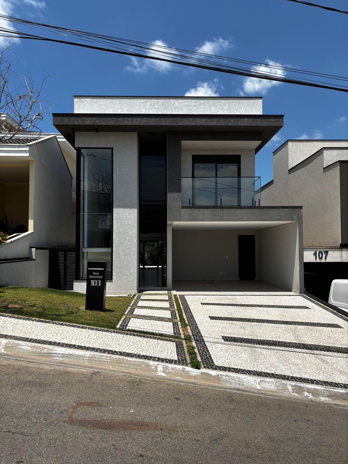 Casa em Santana de Parnaíba/SP - Condomínio New Ville