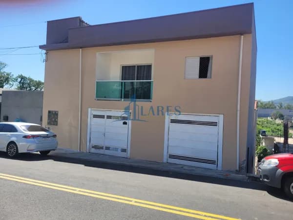 Casa em Santana de Parnaíba – 3 Dormitórios (1 Suíte) em Terreno de 500 m²