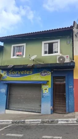 Casa Bem Localizada no Centro de Santana