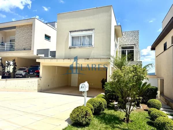 Linda casa a venda no condomínio New Ville.