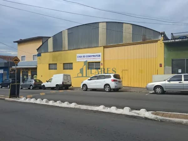 Galpão Comercial com 600 m² Construídos