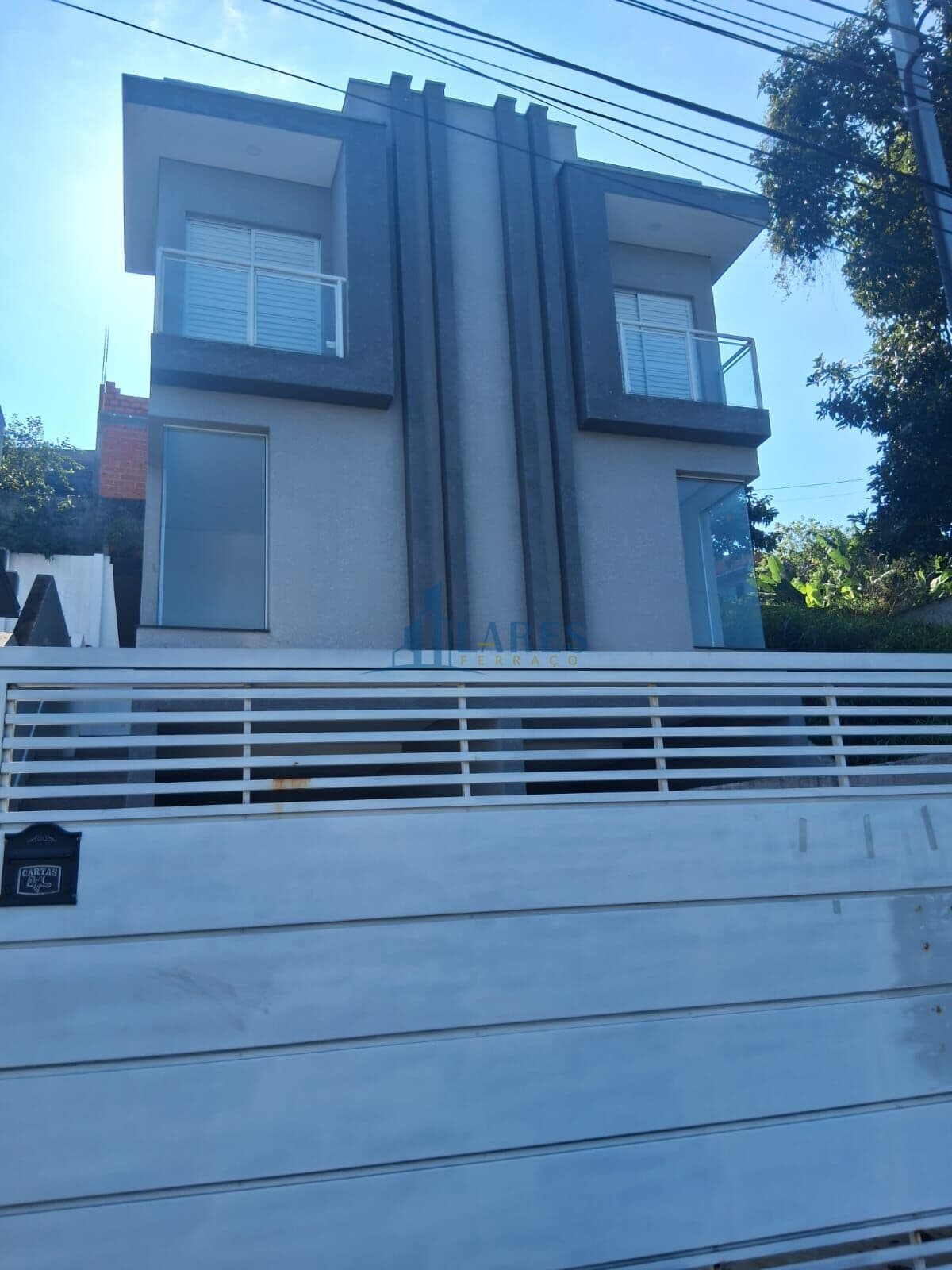 Sobrado novo à venda no bairro Jardim São Luís, em Santana de Parnaíba