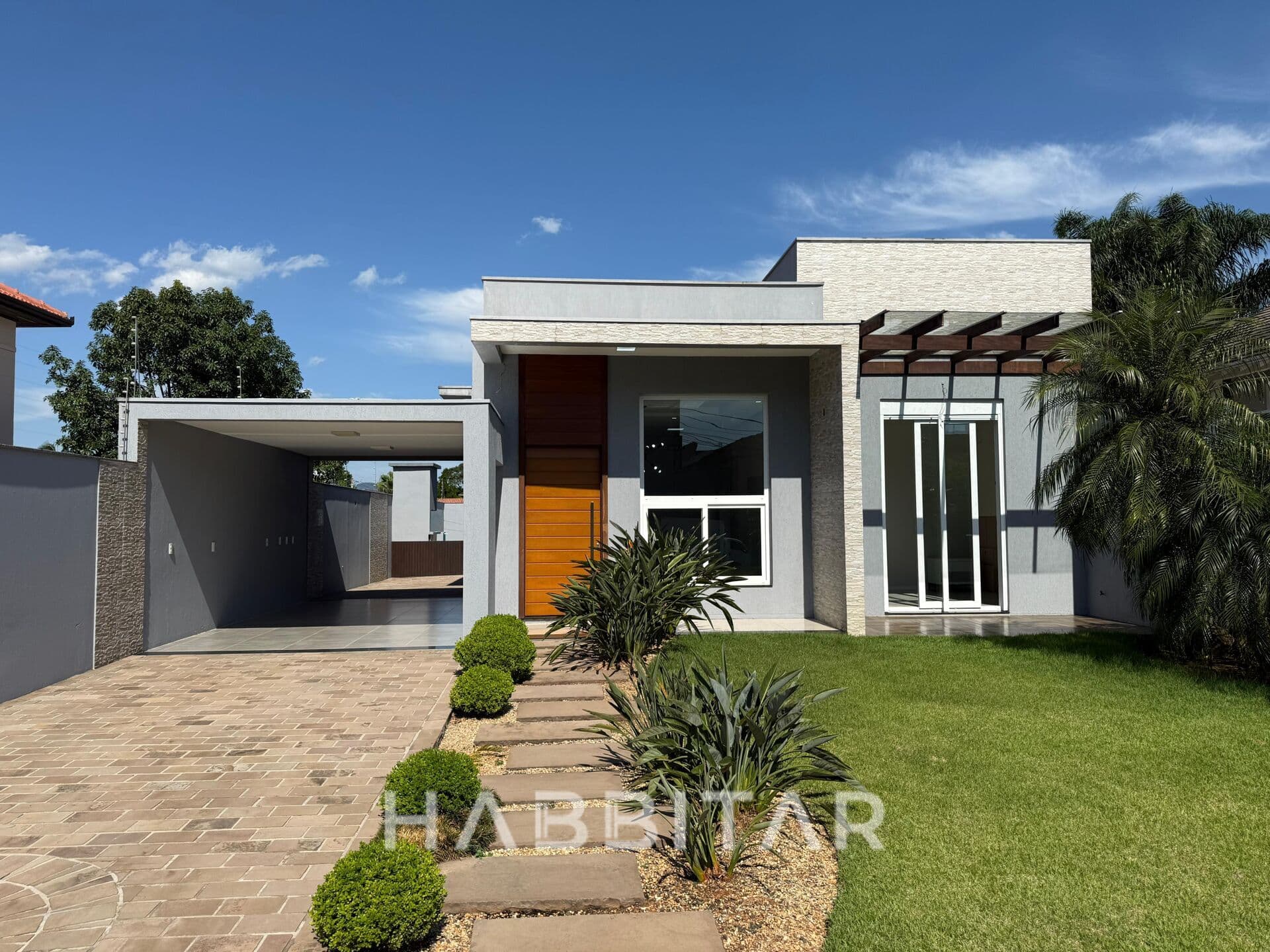 Casa em Dois Irmãos - Centro